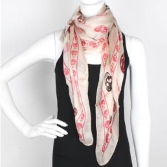 Alexander McQueen Accessories - Alexander McQueen scarf